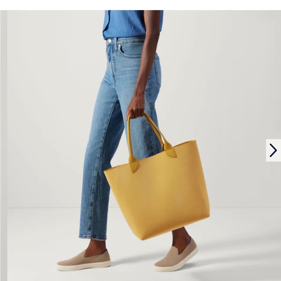 NWT Rothys Lightweight Tote - Picture 2 of 4